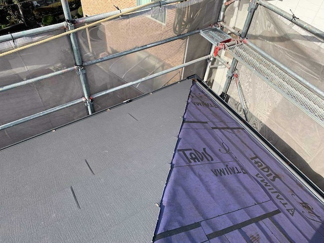 長久手市にて屋根カバー工法でガルテクトを導入・防水シート施工後に新規屋根材を取り付け施工を完了いたしました